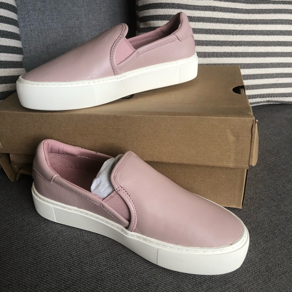 New- Ugg Jass Leather Slip-on Sneaker; size 5 - Picture 2 of 4